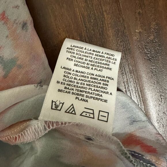 NWT ANTHROPOLOGIE VELVET by Graham & Spencer Jessa Blouse in Watercolor - Picture 8 of 9